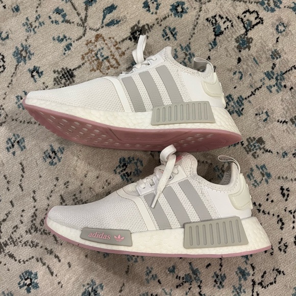 Adidas training shoes - Picture 3 of 3